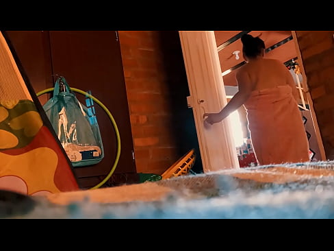 ❤️ मेरे चाचा शॉवर में मेरा पीछा करते हैं, जब मैं स्नान करता हूं तो वह मुझे चोदता है। ❤❌  सेक्स hi.pornoreino-com.ru पर  ️❤