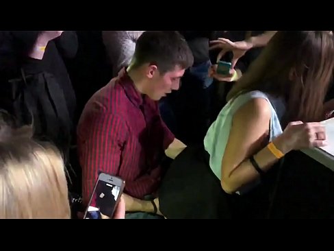 ❤️ एक रूसी नाइट क्लब में असली सेक्स। 18 वर्षीय रूसी लड़की गुदा में और योनि गड़बड़ में एक नाइट क्लब ❤❌  सेक्स hi.pornoreino-com.ru पर  ️❤